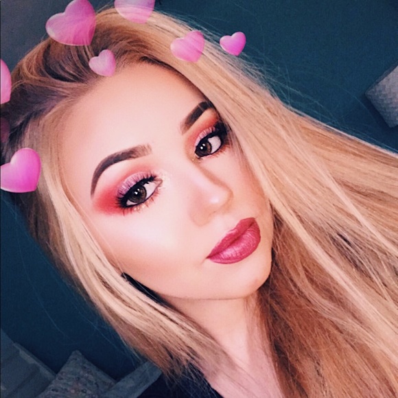 Meet your Posher, Sabrina - Picture 1 of 1